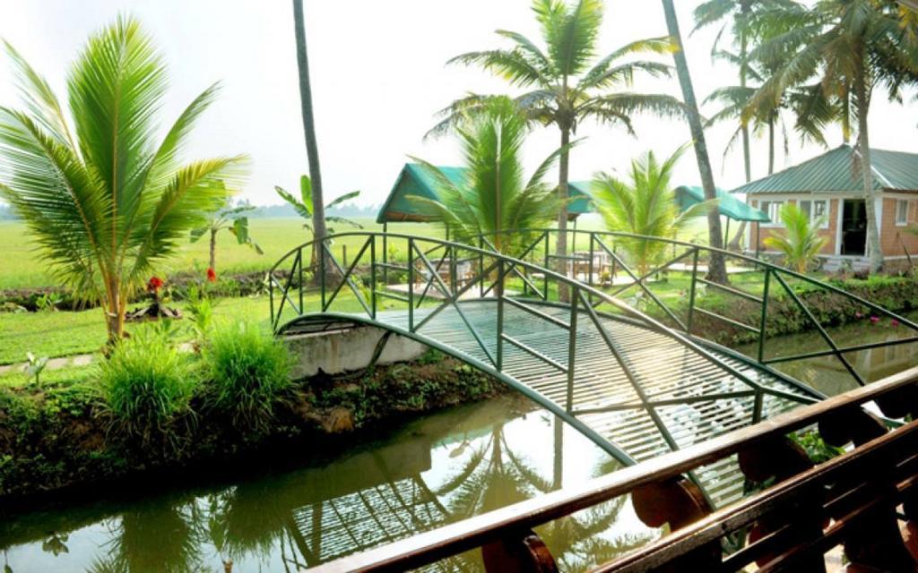 Riverine Resort Alappuzha Exterior foto